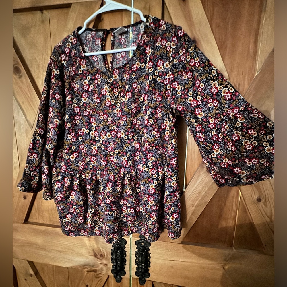 Ditsy floral top